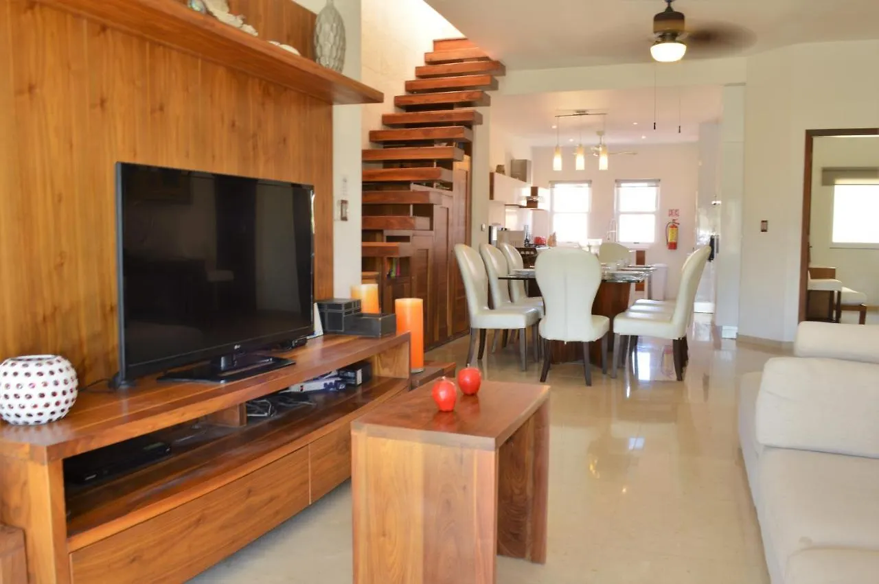 Amazing 3Br Penthouse Steps To The Beach And 5Th Avenue Playa del Carmen Apartment